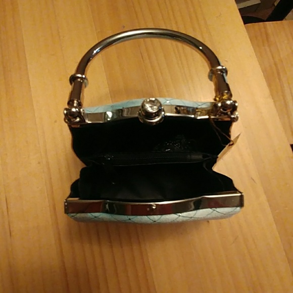 Baby blue clutch purse - Picture 3 of 3